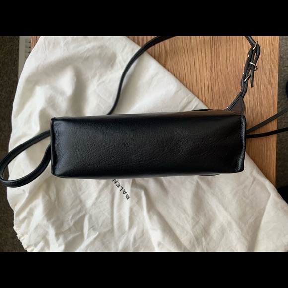 Balenciaga Papier Zip Around Belt Bag - Picture 3 of 14